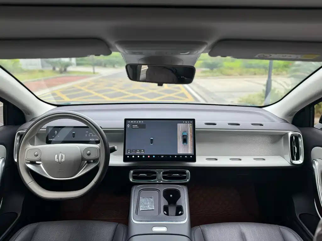 Leapmotor Leapmotor B01 — миниатюра 5