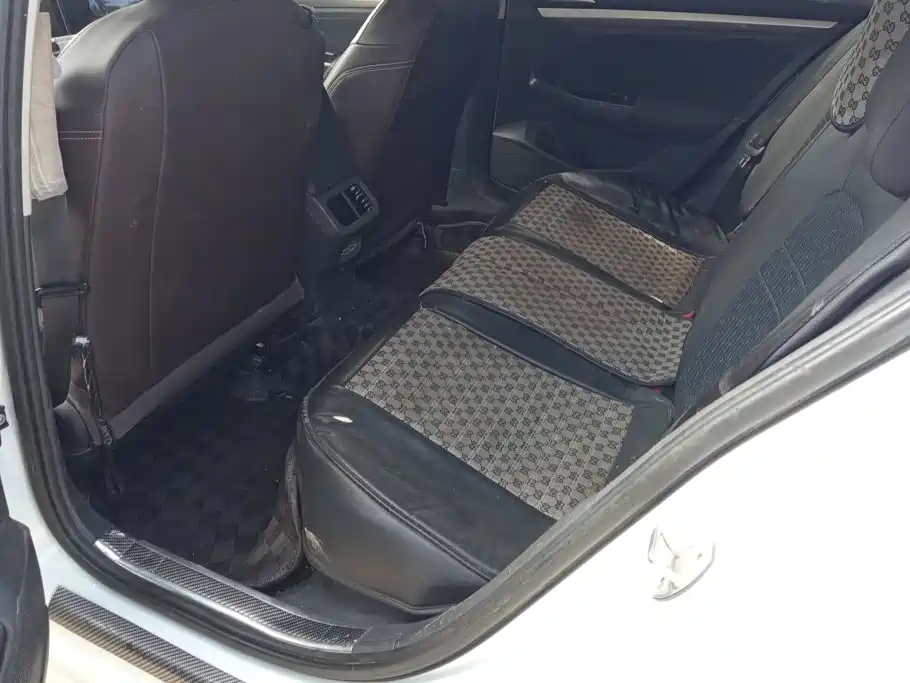Volkswagen Bora — миниатюра 11