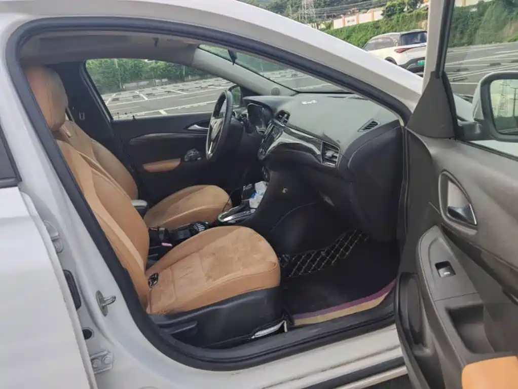 Buick Excelle — миниатюра 7