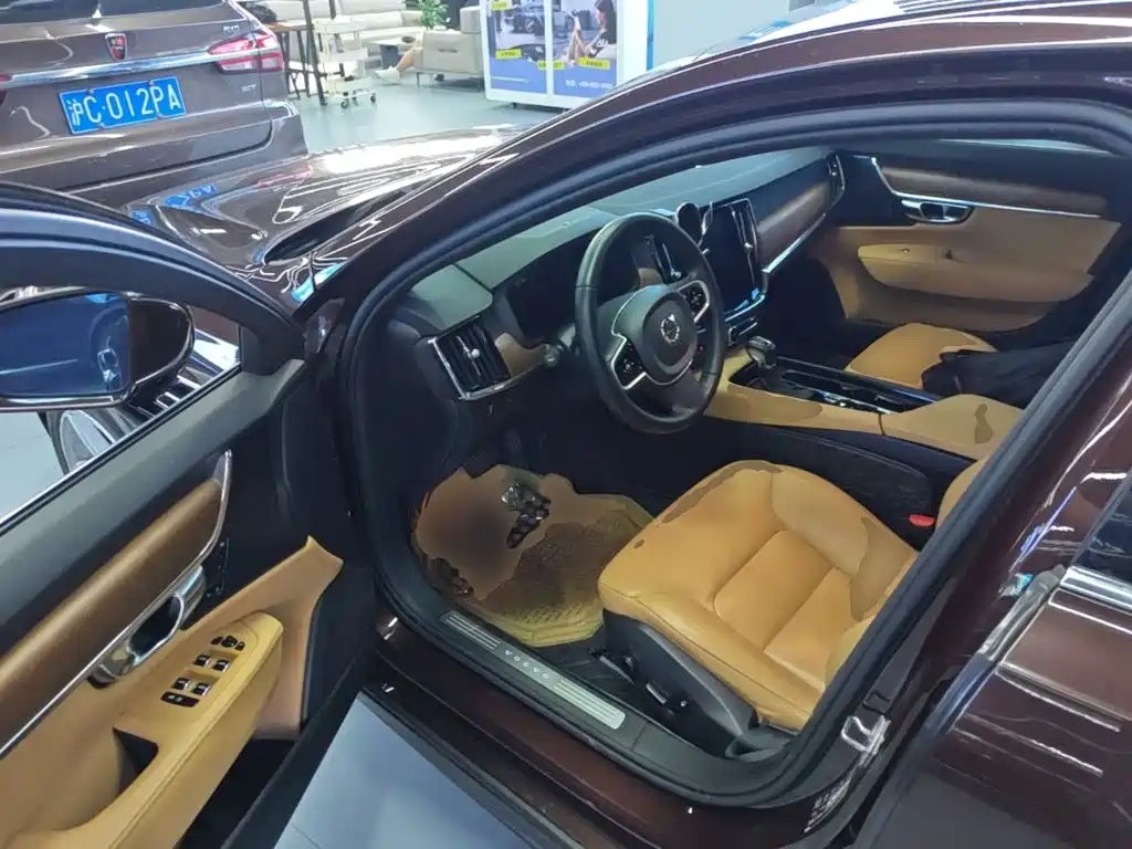 Volvo S90 — миниатюра 16
