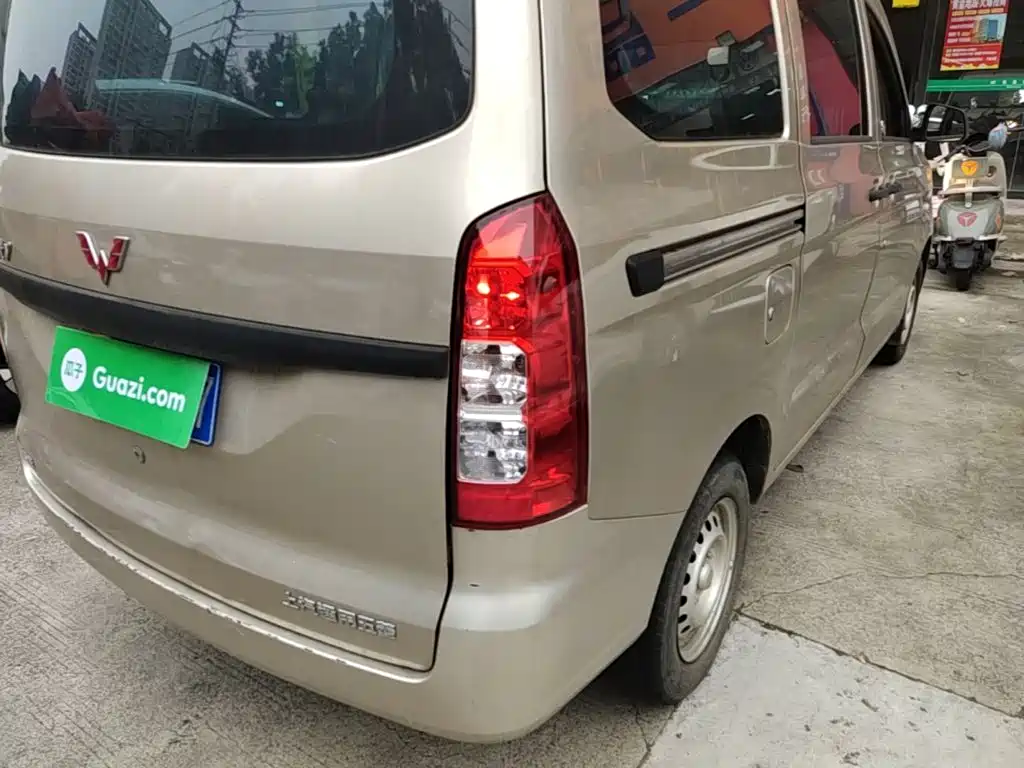 Wuling Hongguang V — миниатюра 8