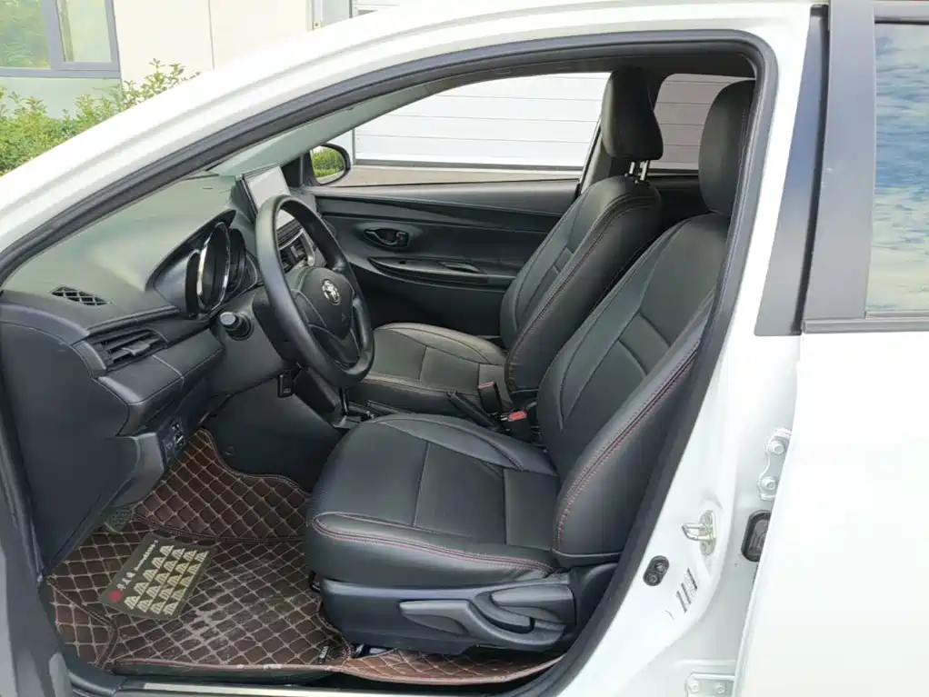 Toyota Yaris L — миниатюра 15