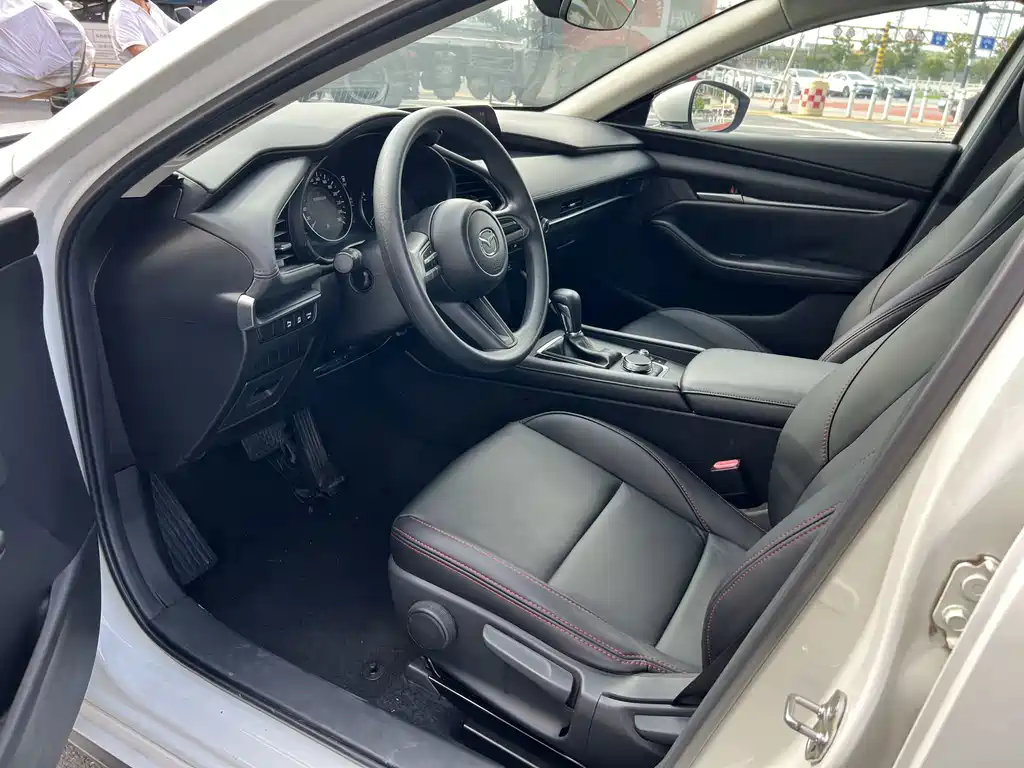 Mazda 3 Axela — миниатюра 7