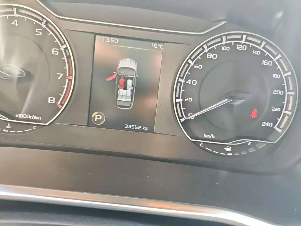 Geely Binyue — миниатюра 15