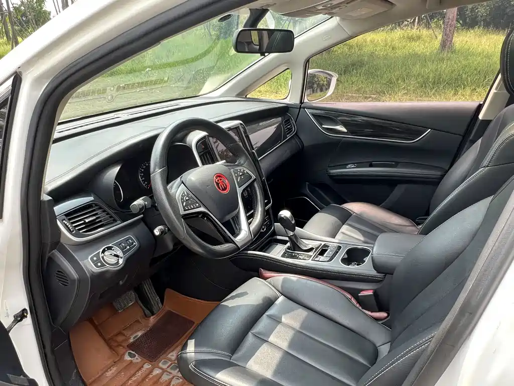BYD MAX — миниатюра 4