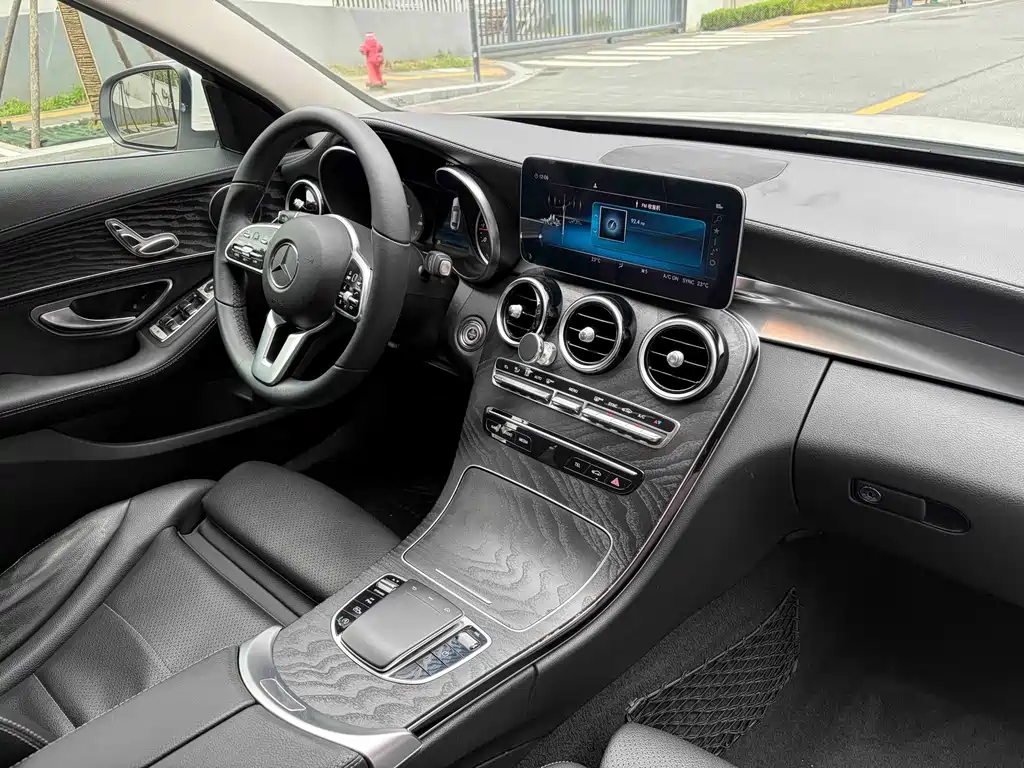 Mercedes-Benz C-Class — миниатюра 14