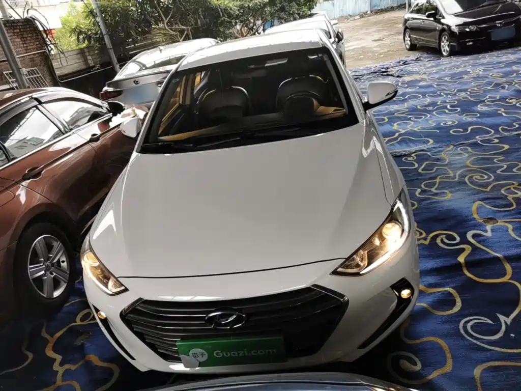 Hyundai Elantra — миниатюра 3