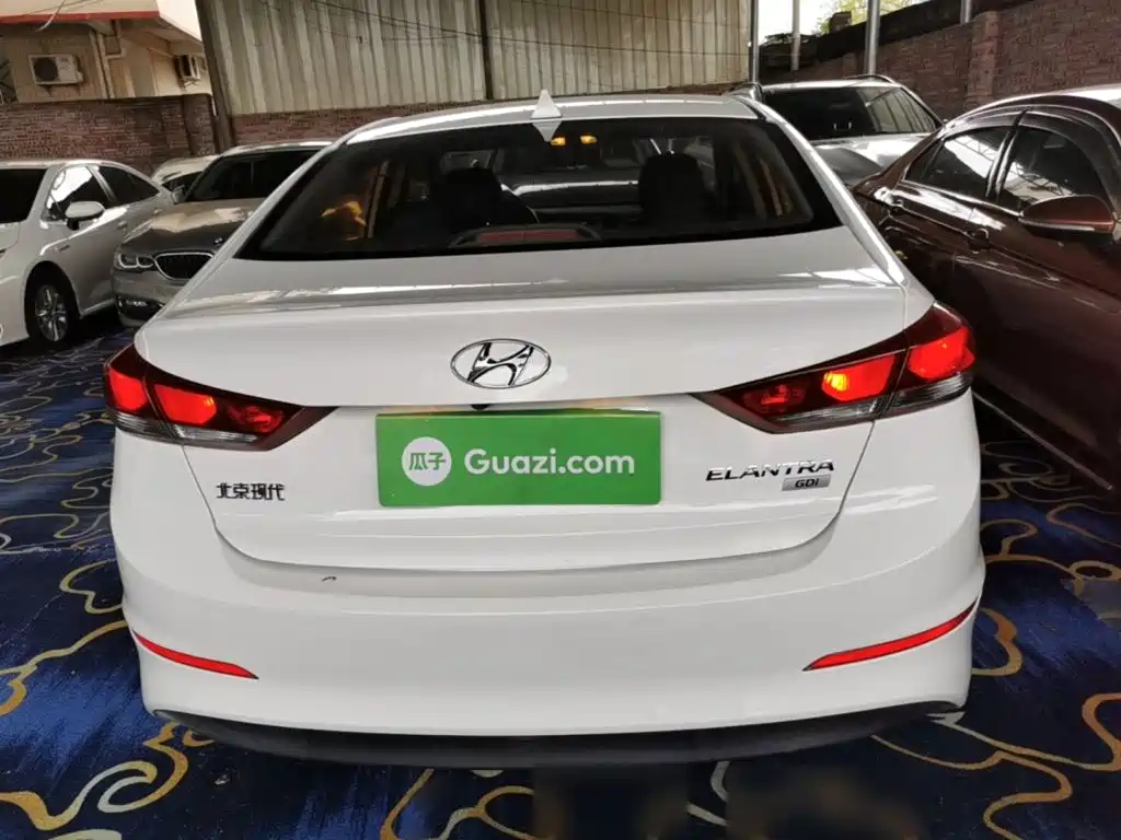 Hyundai Elantra — миниатюра 6