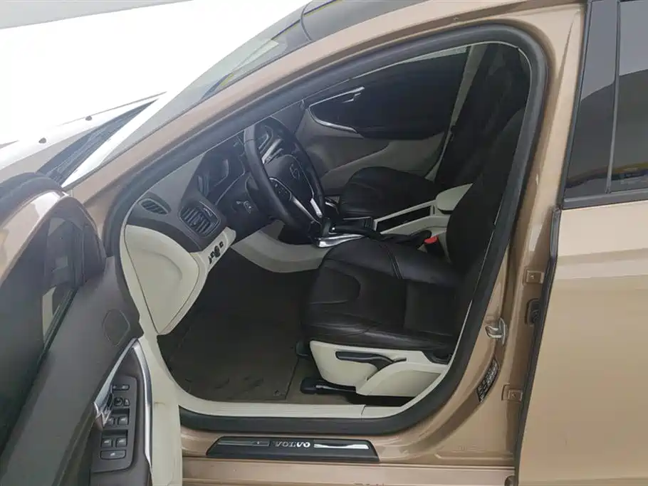 Volvo V40 2015 1.6T