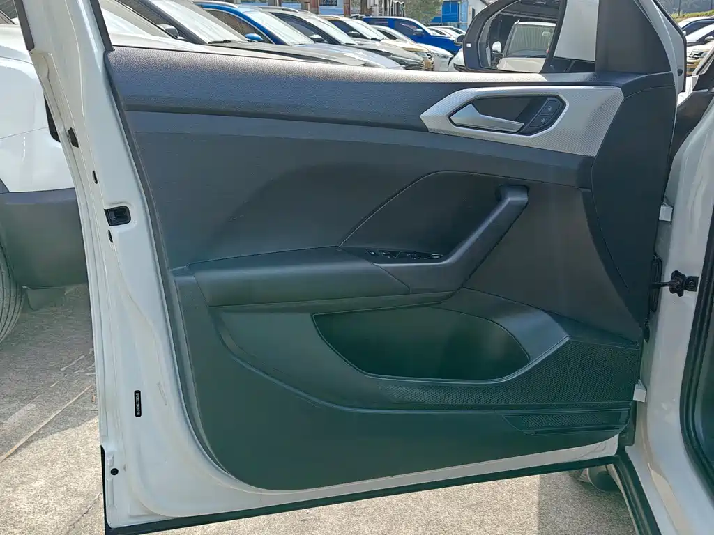 VOLKSWAGEN EXPLORING THE SHADOW