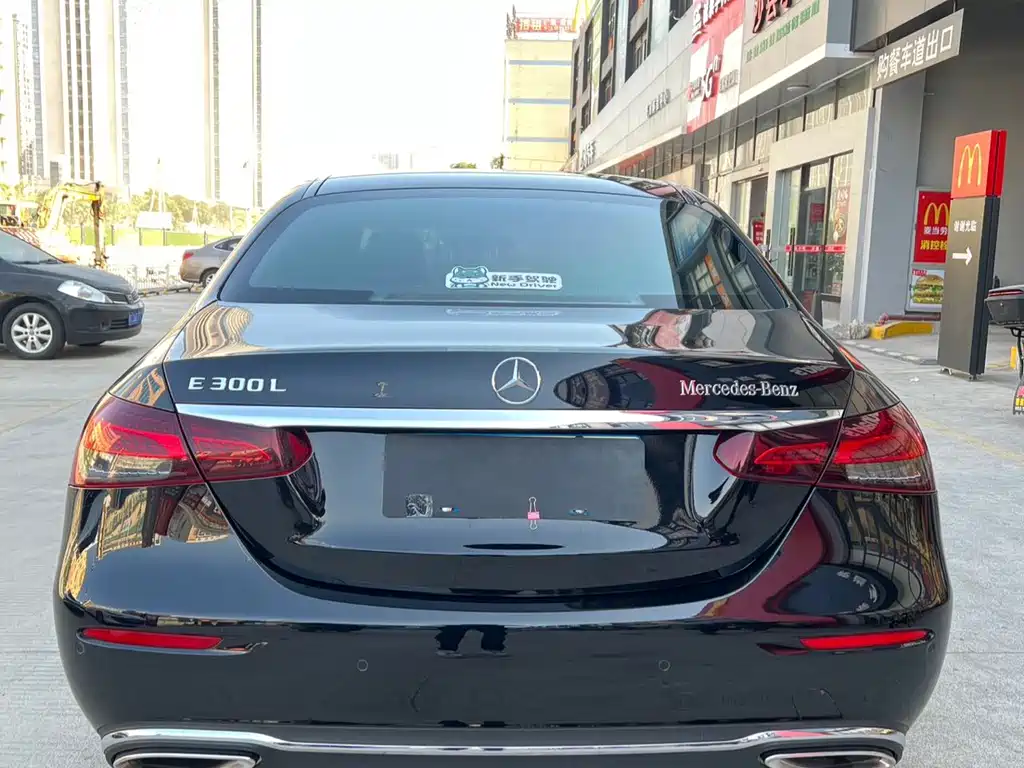 Mercedes-Benz E-Class — миниатюра 5