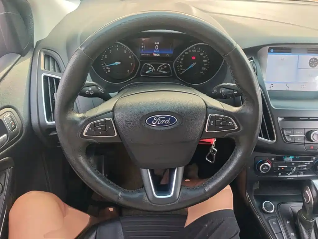 Ford Focus — миниатюра 11