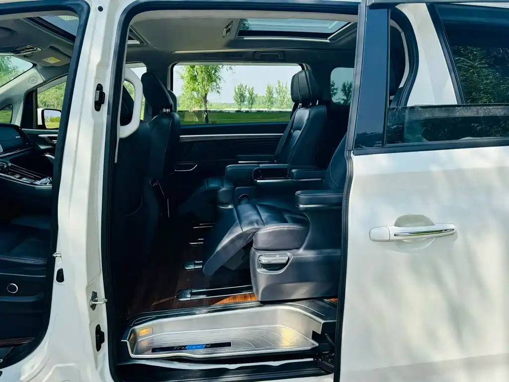 GAC Motor Trumpchi M8 — миниатюра 7