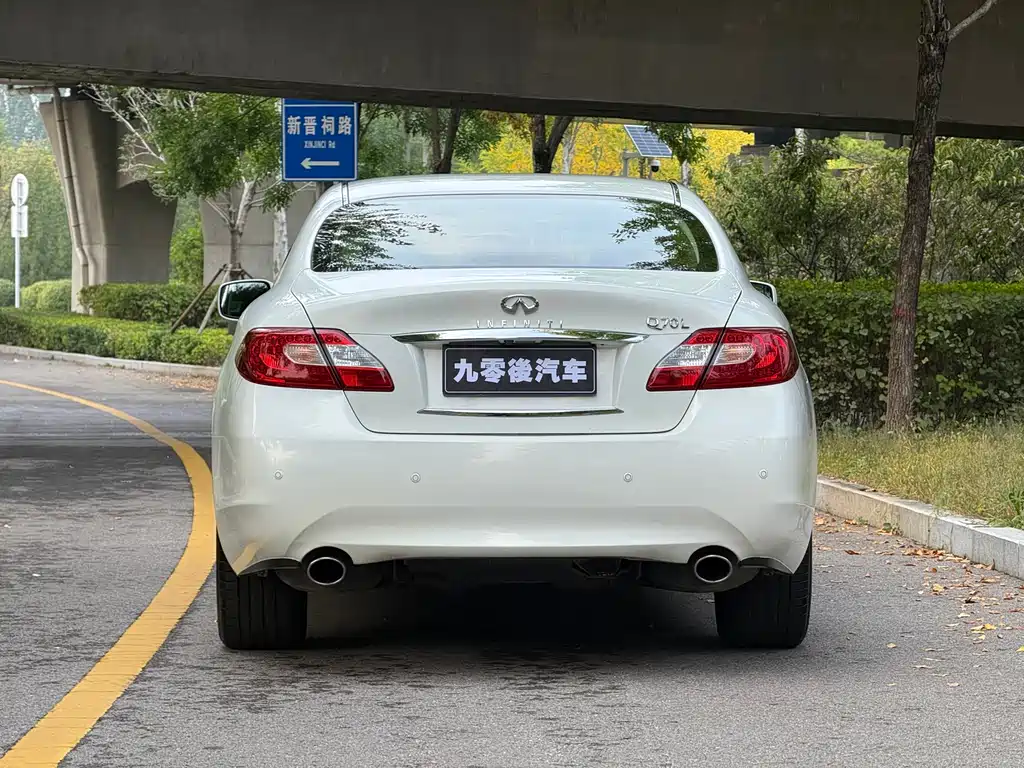 Infiniti Q70 — миниатюра 11