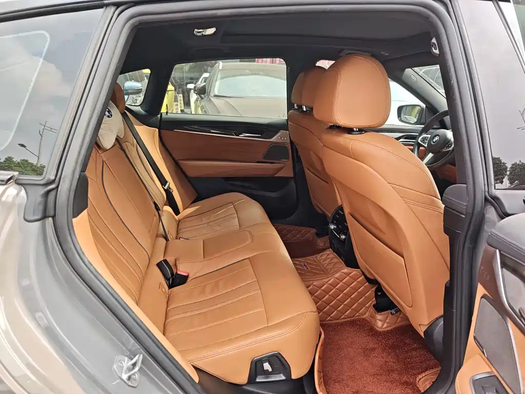 BMW 6 Series GT — миниатюра 6