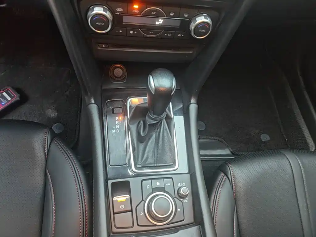 Mazda 3 Axela — миниатюра 14