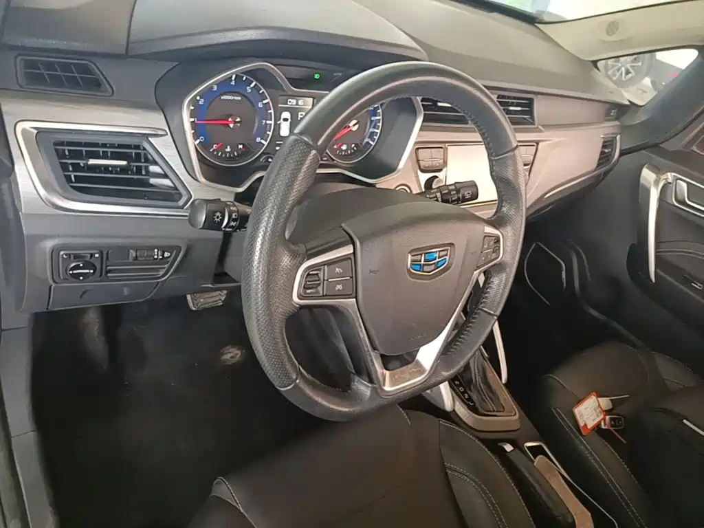 Geely Vision X3 — миниатюра 11