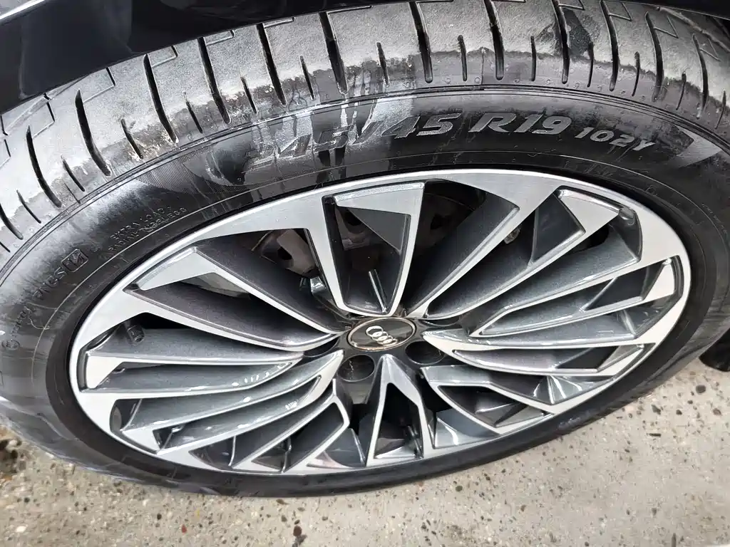 Audi A6L New Energy — миниатюра 8