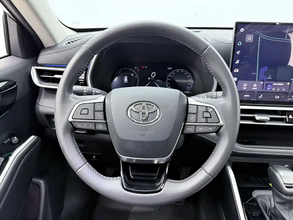 Toyota Highlander 2026 2.5L Luxury 7 мест