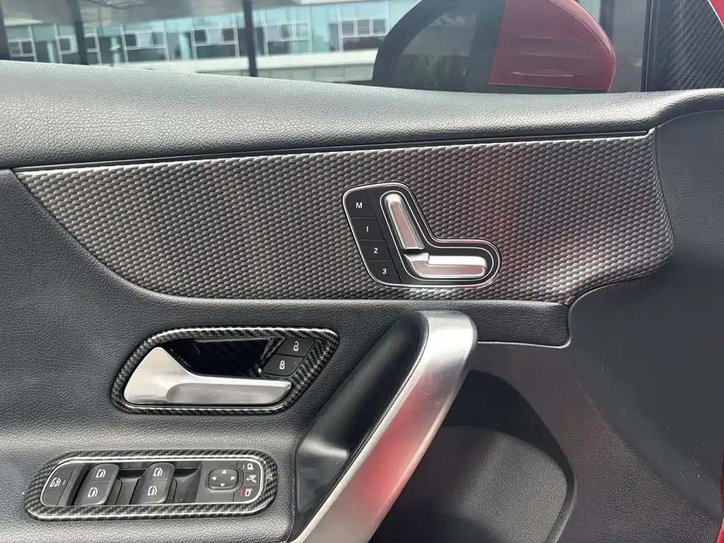 Mercedes-Benz A-Class (Import) — миниатюра 8