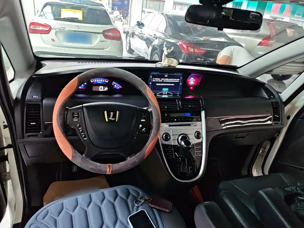 Luxgen Big 7 MPV — миниатюра 10