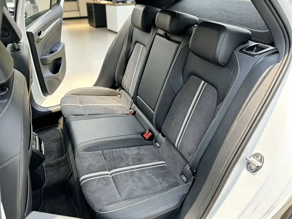 Volkswagen Golf — миниатюра 14