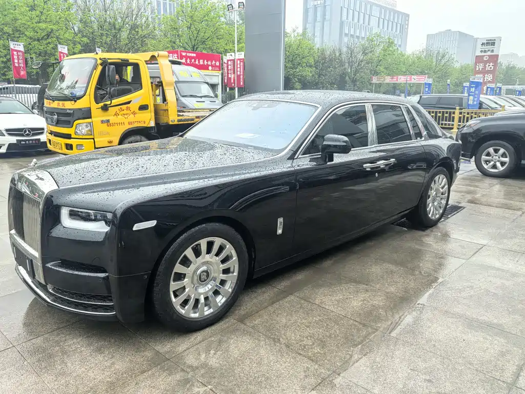 ROLLS-ROYCE PHANTOM