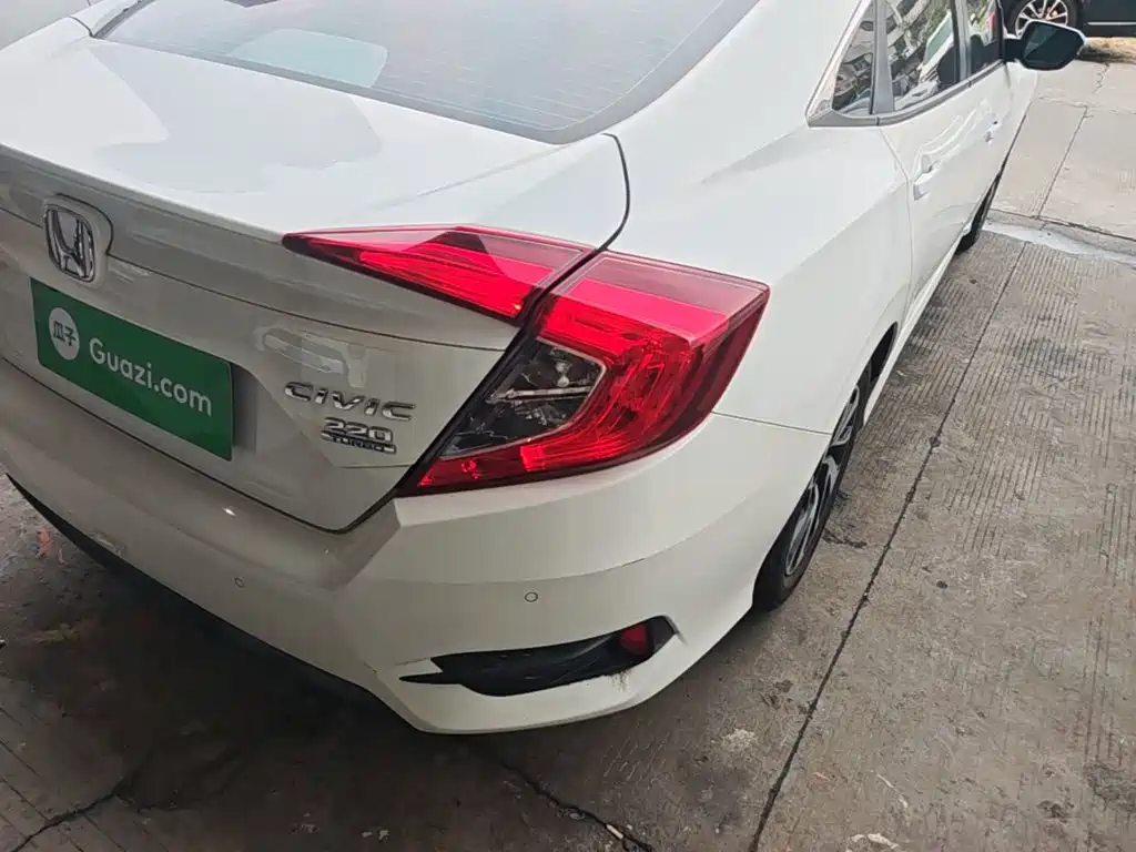 Honda Civic — миниатюра 8