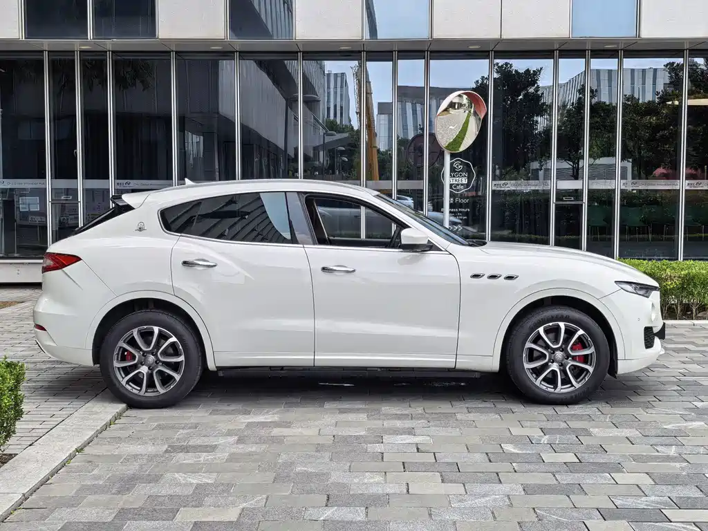Maserati Levante — миниатюра 5