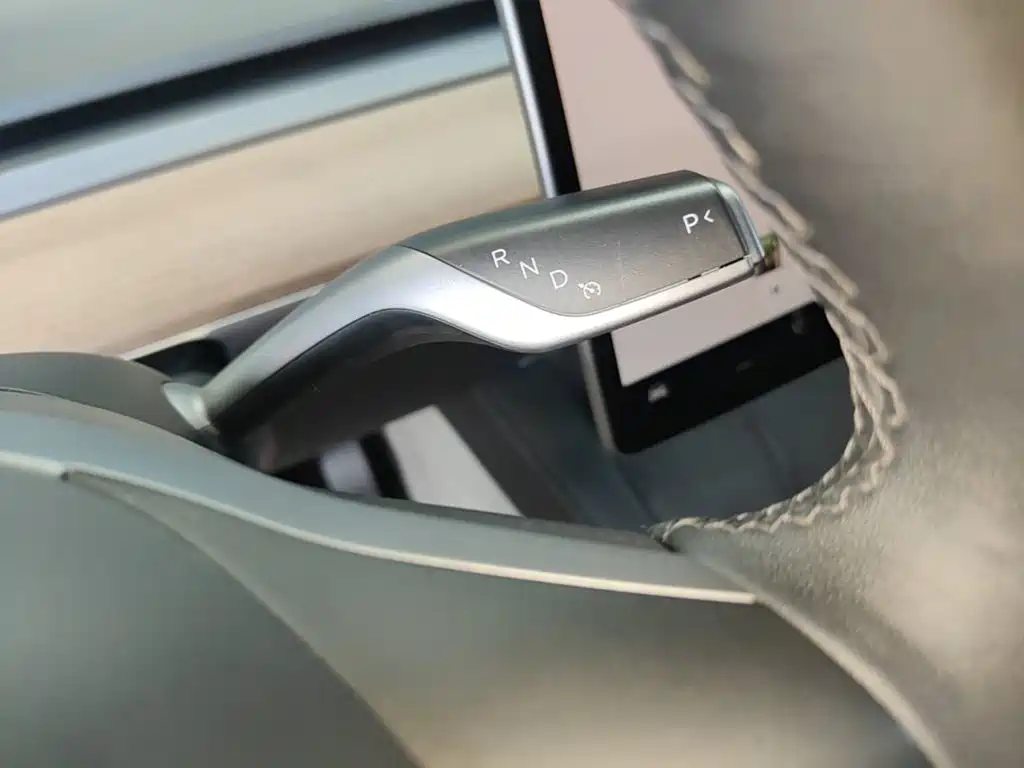 Tesla Model 3 — миниатюра 14