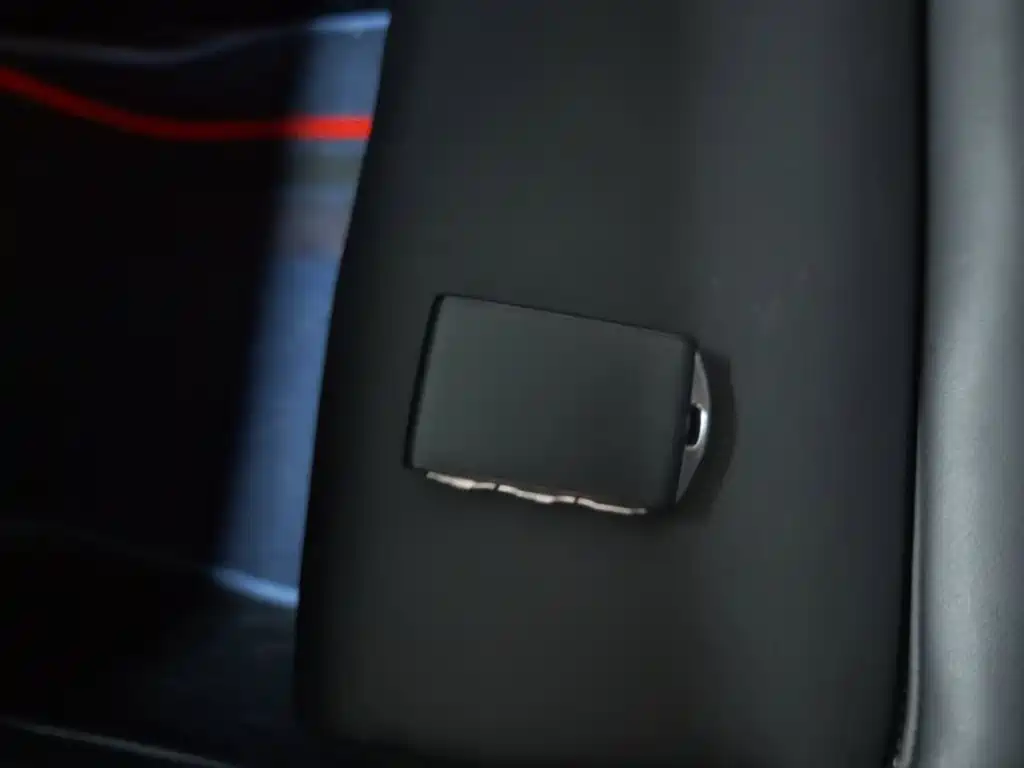 Volvo XC40 — миниатюра 9