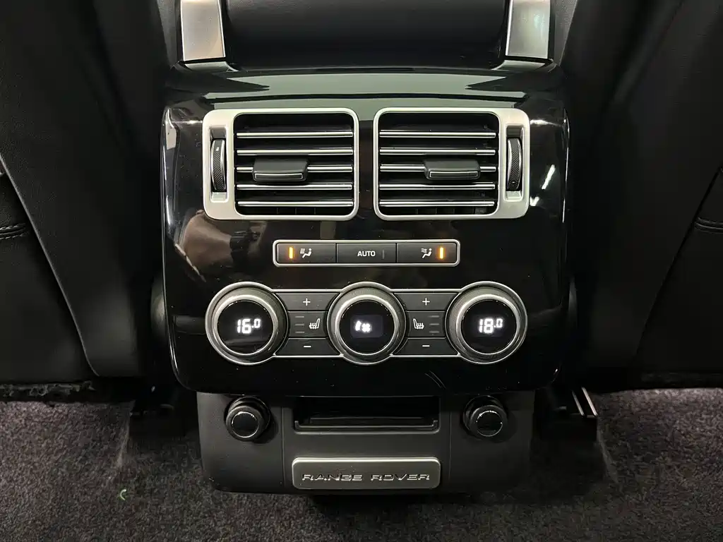 Land Rover Range Rover — миниатюра 7