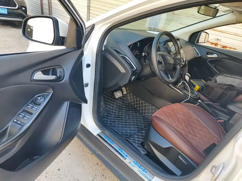 Ford Focus — миниатюра 16
