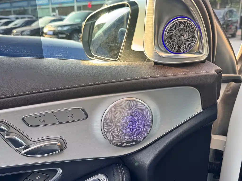 Mercedes-Benz GLC — миниатюра 8