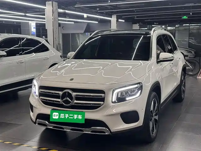 MERCEDES-BENZ GLB