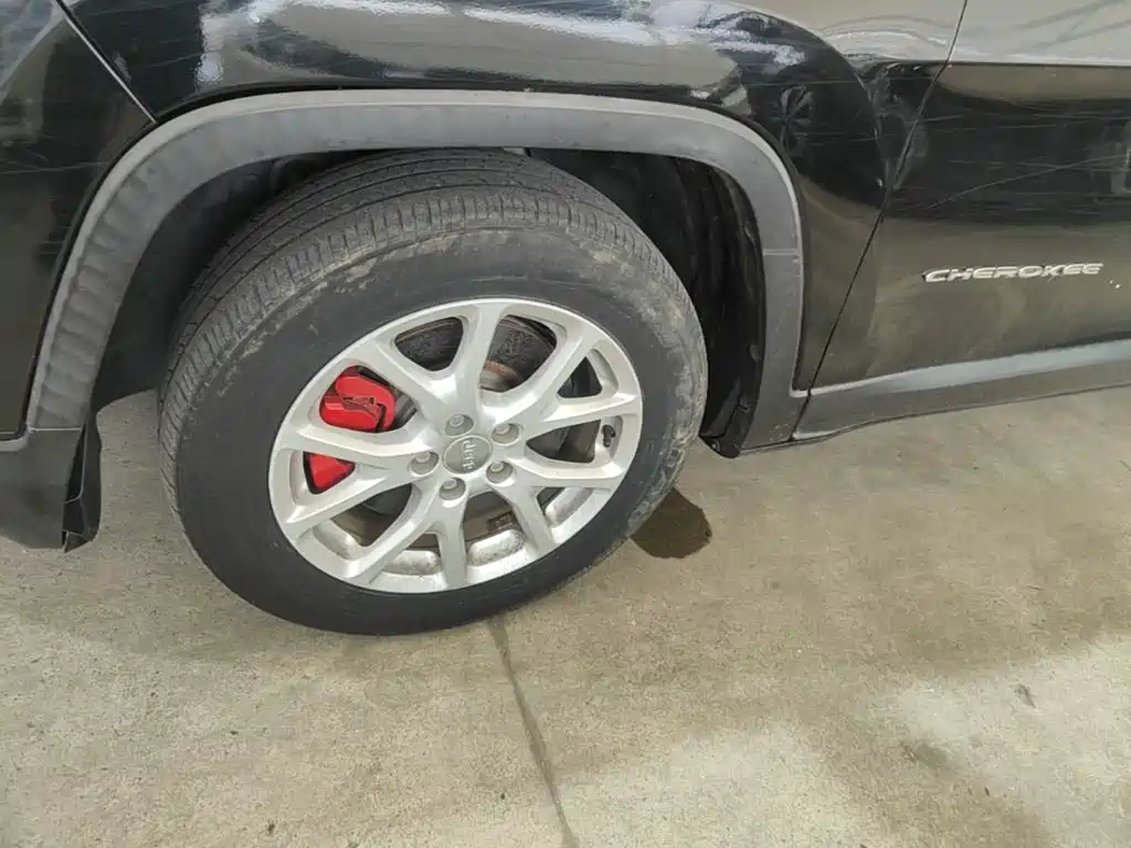 Jeep Cherokee — миниатюра 23