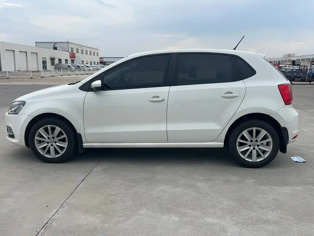 Volkswagen Polo — миниатюра 6