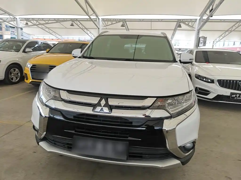 Mitsubishi Outlander — миниатюра 3