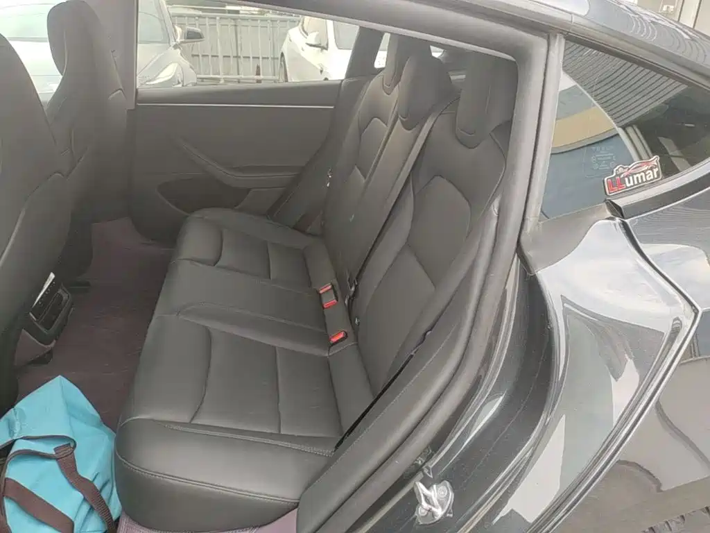 Tesla Model 3 — миниатюра 17