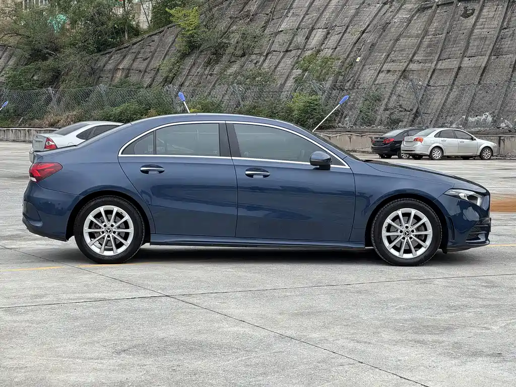 Mercedes-Benz A-Class — миниатюра 7