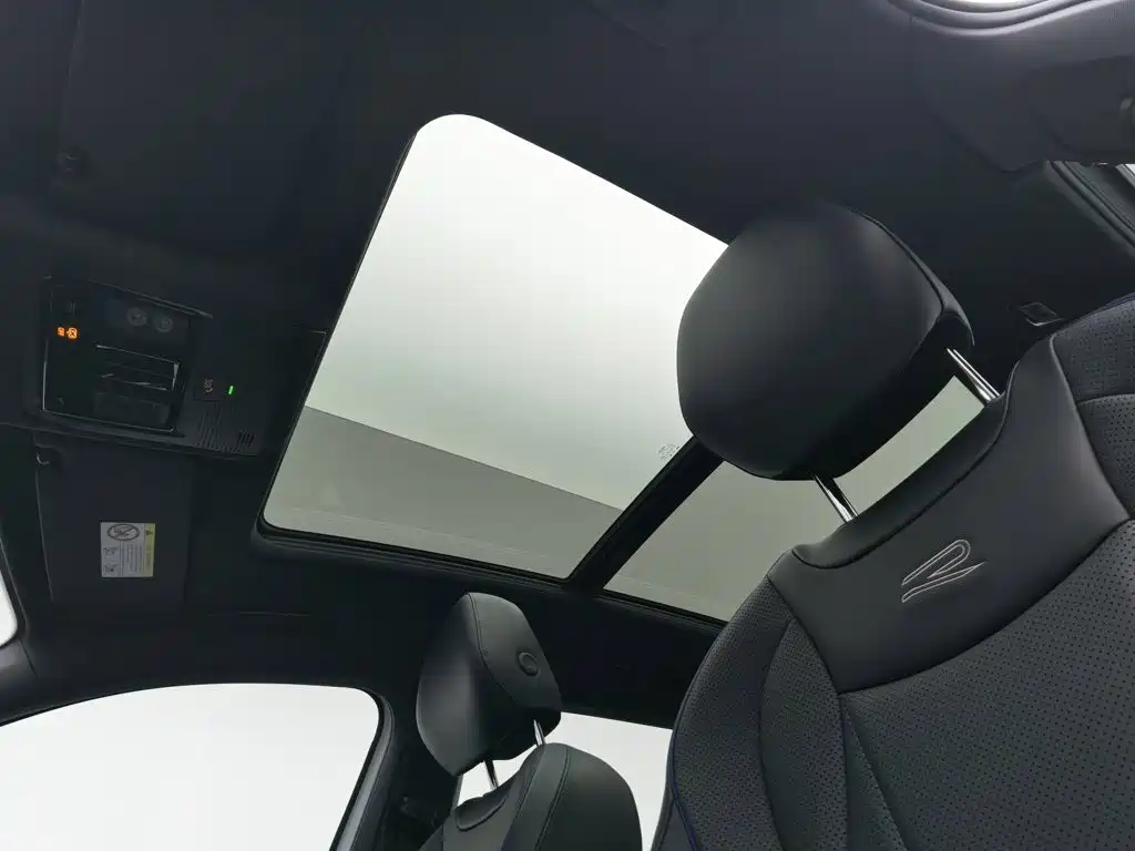 Volkswagen Tiguan L — миниатюра 14