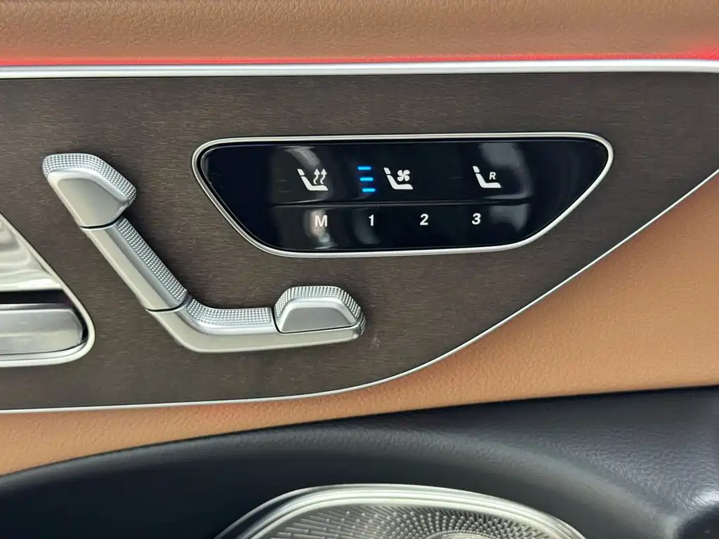 Mercedes-Benz E-Class — миниатюра 20