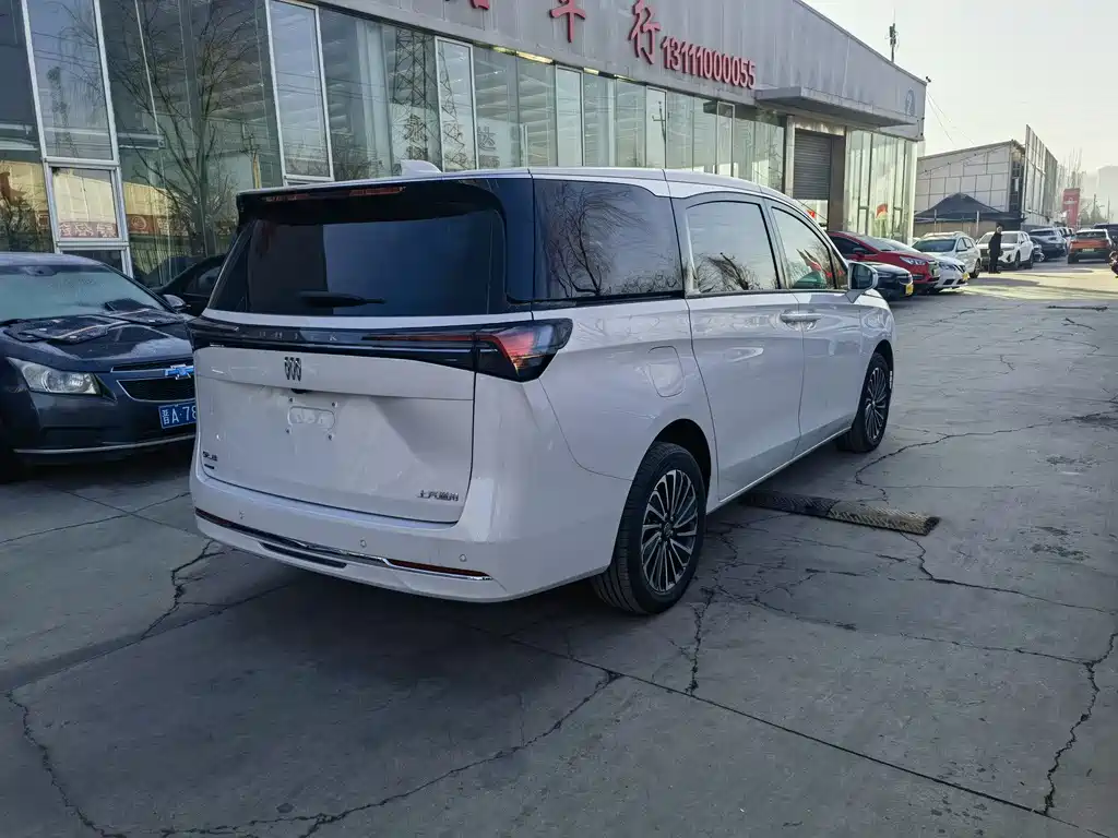 BUICK GL8 NEW ENERGY