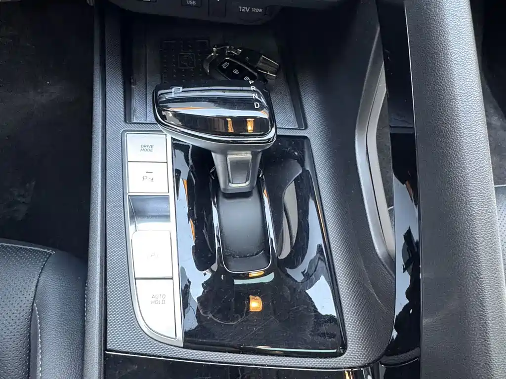 Hyundai Elantra — миниатюра 21