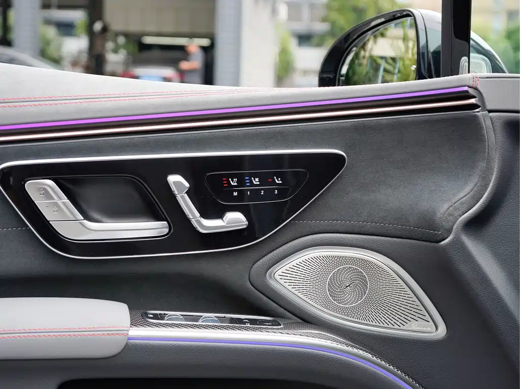 Mercedes-Benz EQS AMG — миниатюра 13