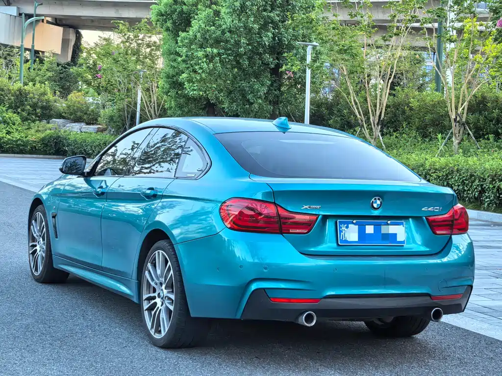 BMW 4 SERIES