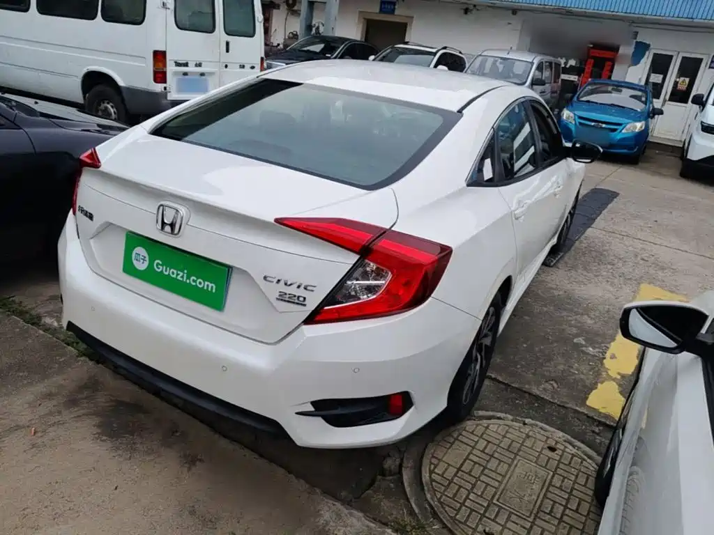 Honda Civic — миниатюра 7