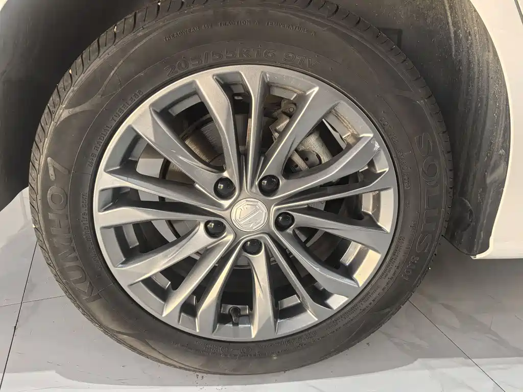 MG 5 2025 180DVVT Luxury