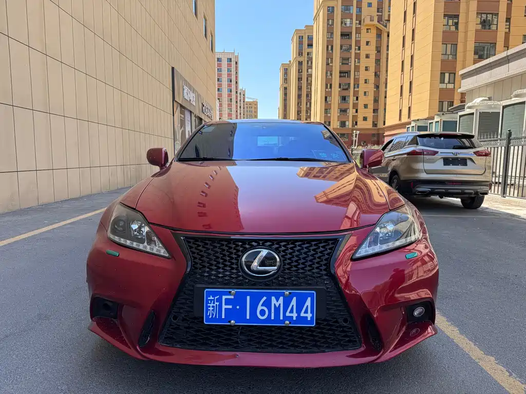 Lexus IS — миниатюра 2