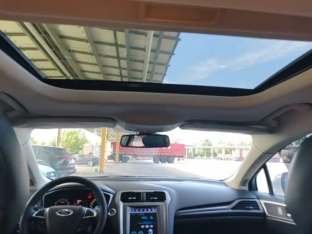 Ford Mondeo — миниатюра 18